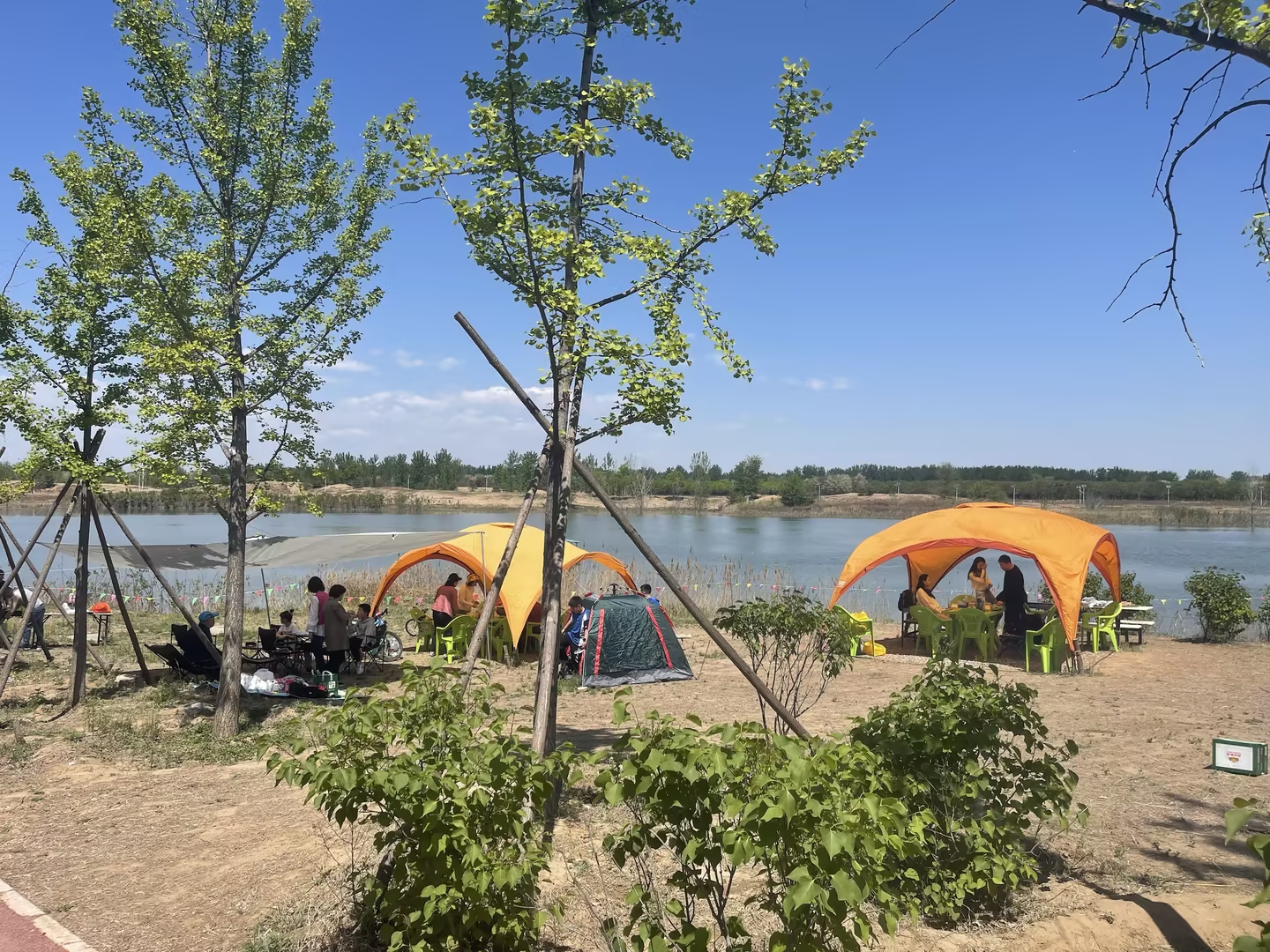 首届韦德官方网站兴安湖帐篷露营节拉开帷幕