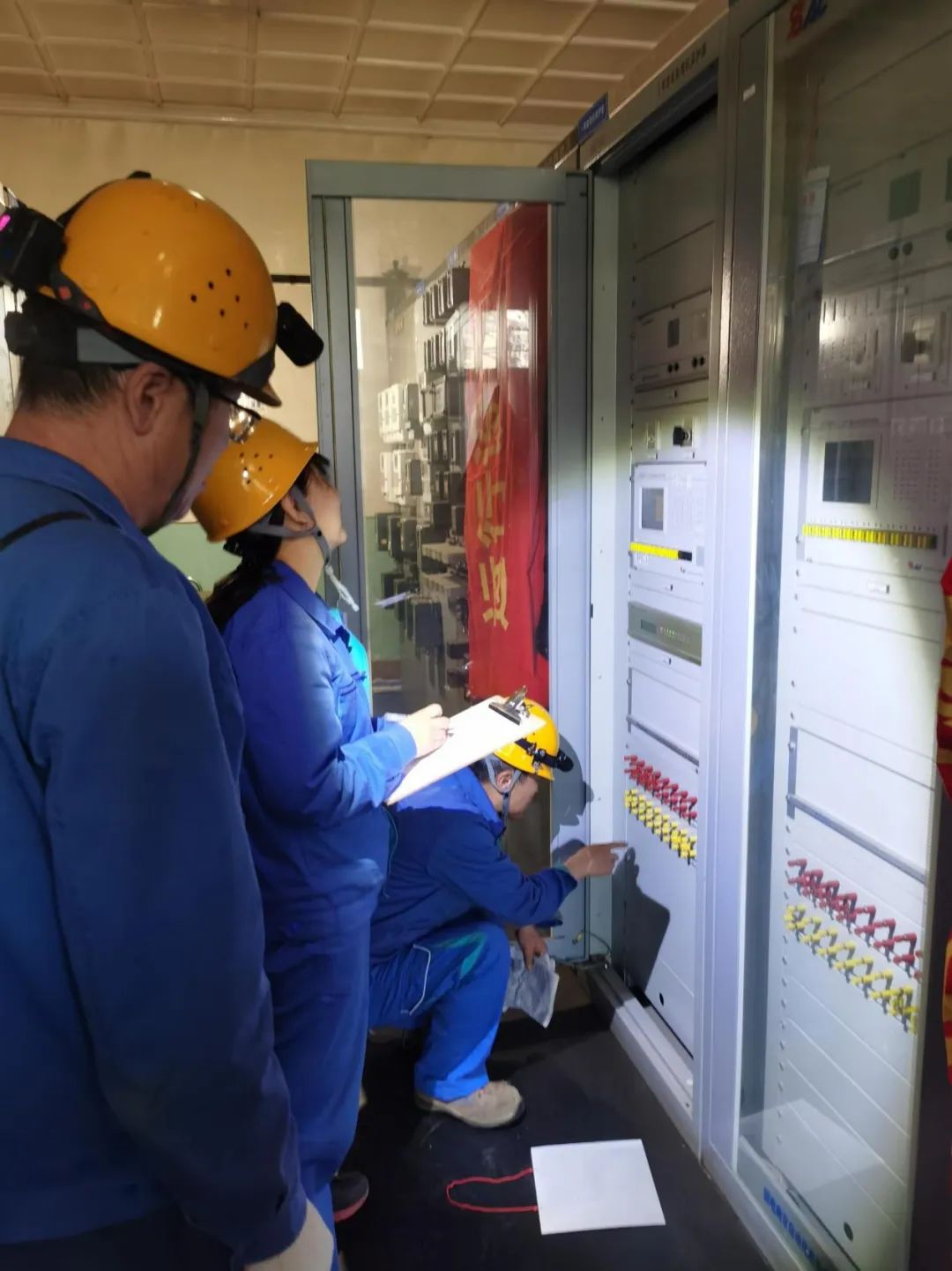 ���ܽ��Τ�¹ٷ���վ�ۺ���������̬�������Ĺ����ƶ������������������ʵ