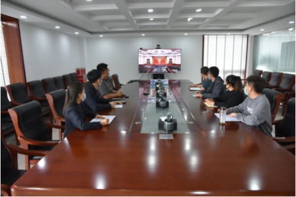 韦德官方网站投资公司组织旁观庆祝中国共产主义青年团成立100周年大会