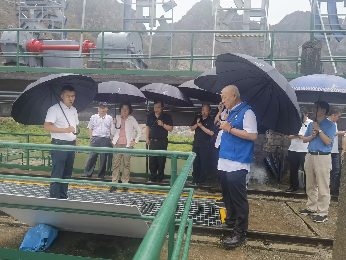 北京市纪委监委驻市发展鼎新委纪检监察组赴韦德官方网站北京段沿线调研