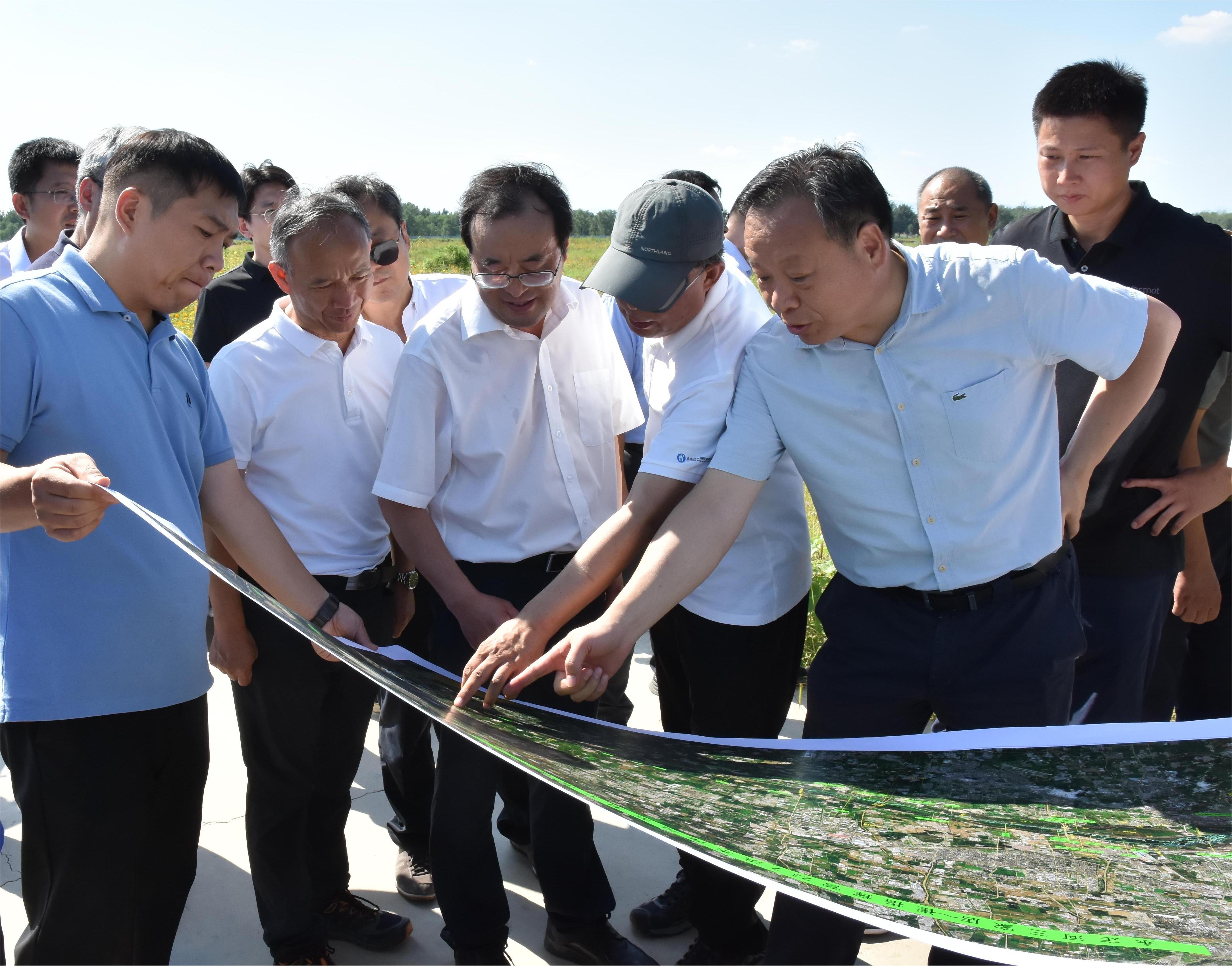 中国南水北召集团总经理汪安南一行赴韦德官方网站调研