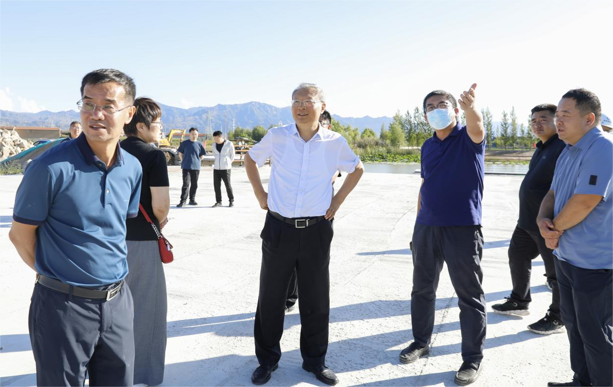 ɽ��ʡ�˴�ί��ίԱ�������ȱ���ί������ʢ����һ�е��л�Դ��Ϫʪ�ع�԰