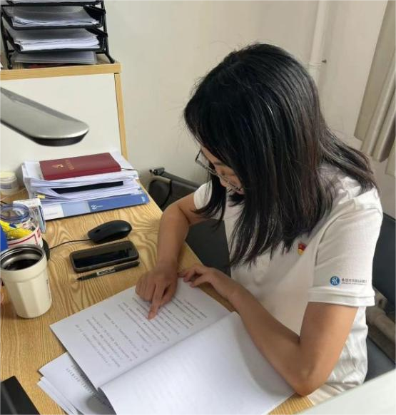 风雨彩虹 铿锵玫瑰