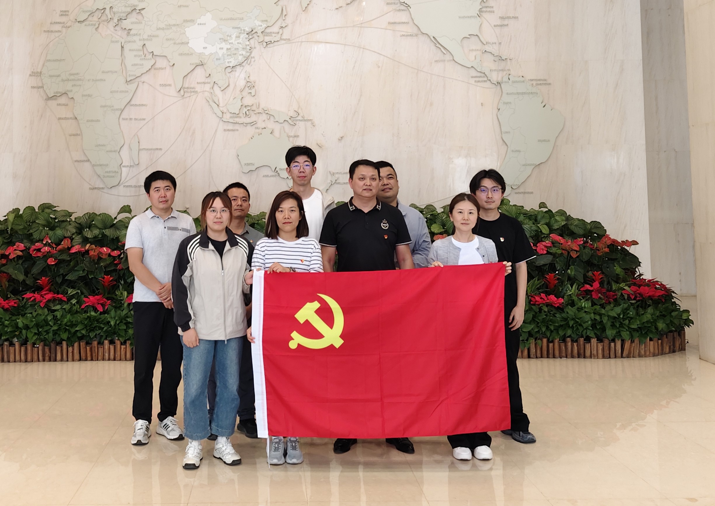 ���ֹ�˾ | �������ϵ�֧����չ�����к�ɫ���� ���ﰮ���������顱���⵳�ջ