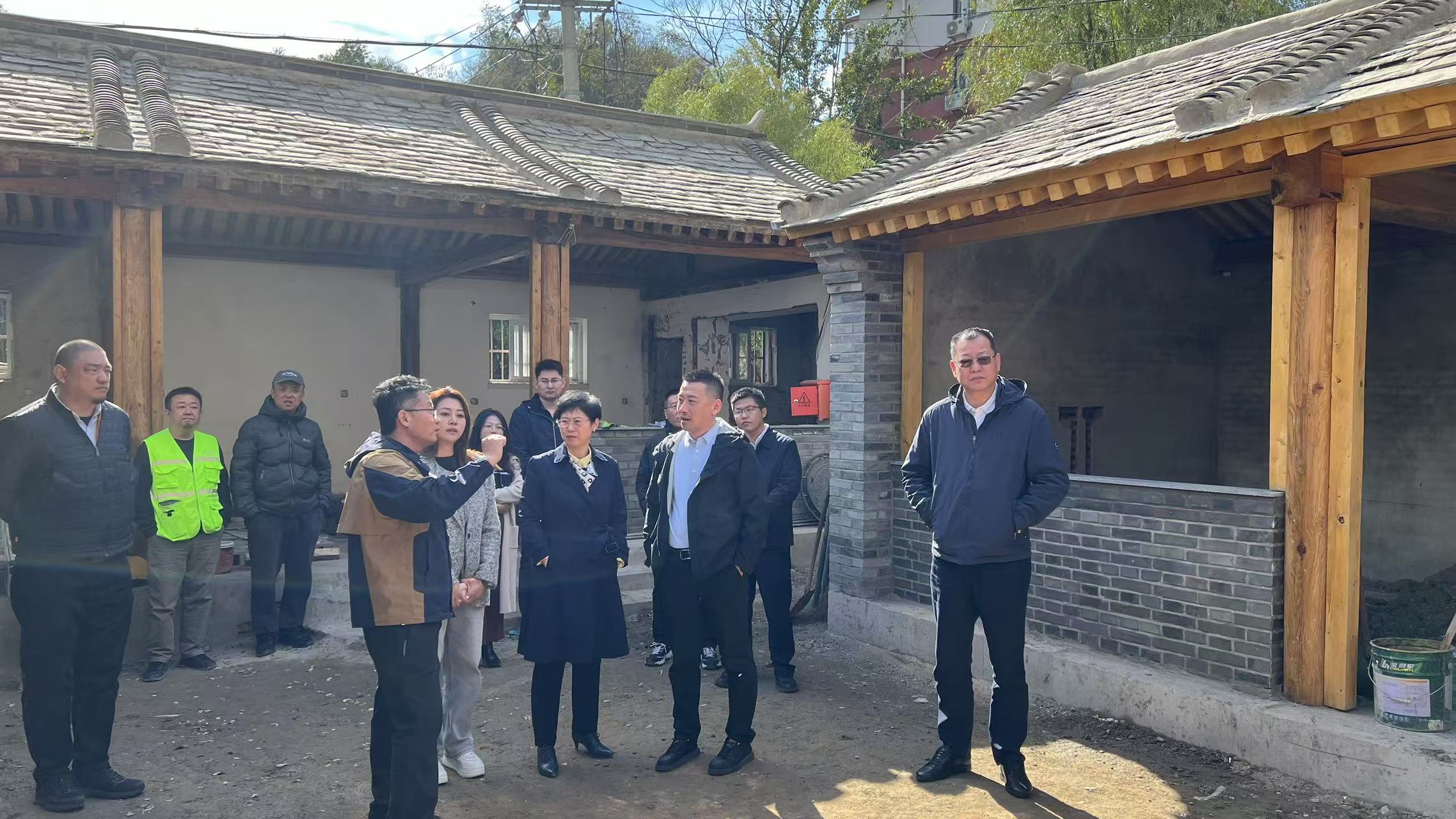 公司辅导督导查抄京西古路沉浸式生态幼镇项目建设工作