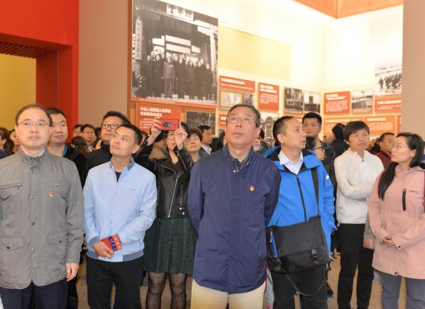 韦德官方网站司组织参观庆祝中华人民共和国成立70周年大型成就展