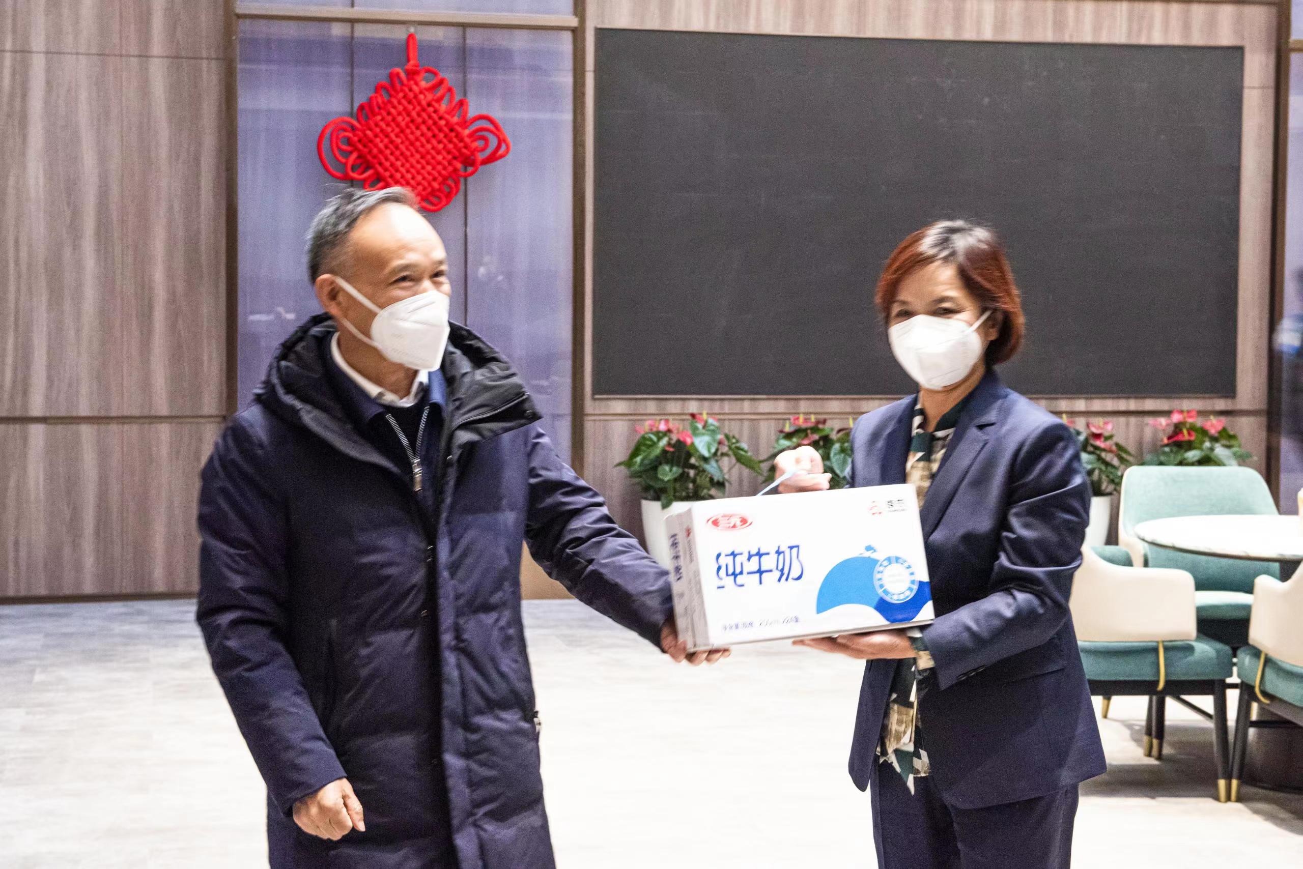  ��˾��Ҫ������������ɽˮ���׵겢ο��Ա��