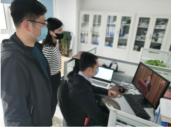 韦德官方网站投资公司组织旁观庆祝中国共产主义青年团成立100周年大会 韦德官方网站投资公司组织旁观庆祝中国共产主义青年团成立100周年大会