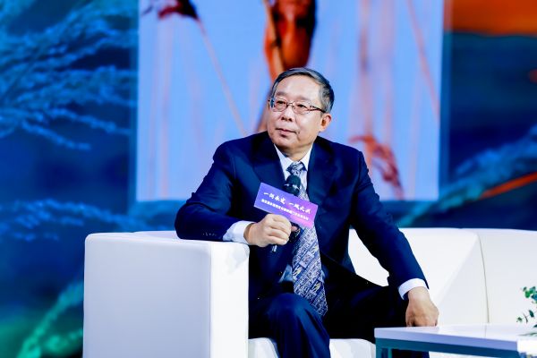 公司重要辅导出席第三届韦德官方网站文化暨新国门文化云论坛并参加直播访谈