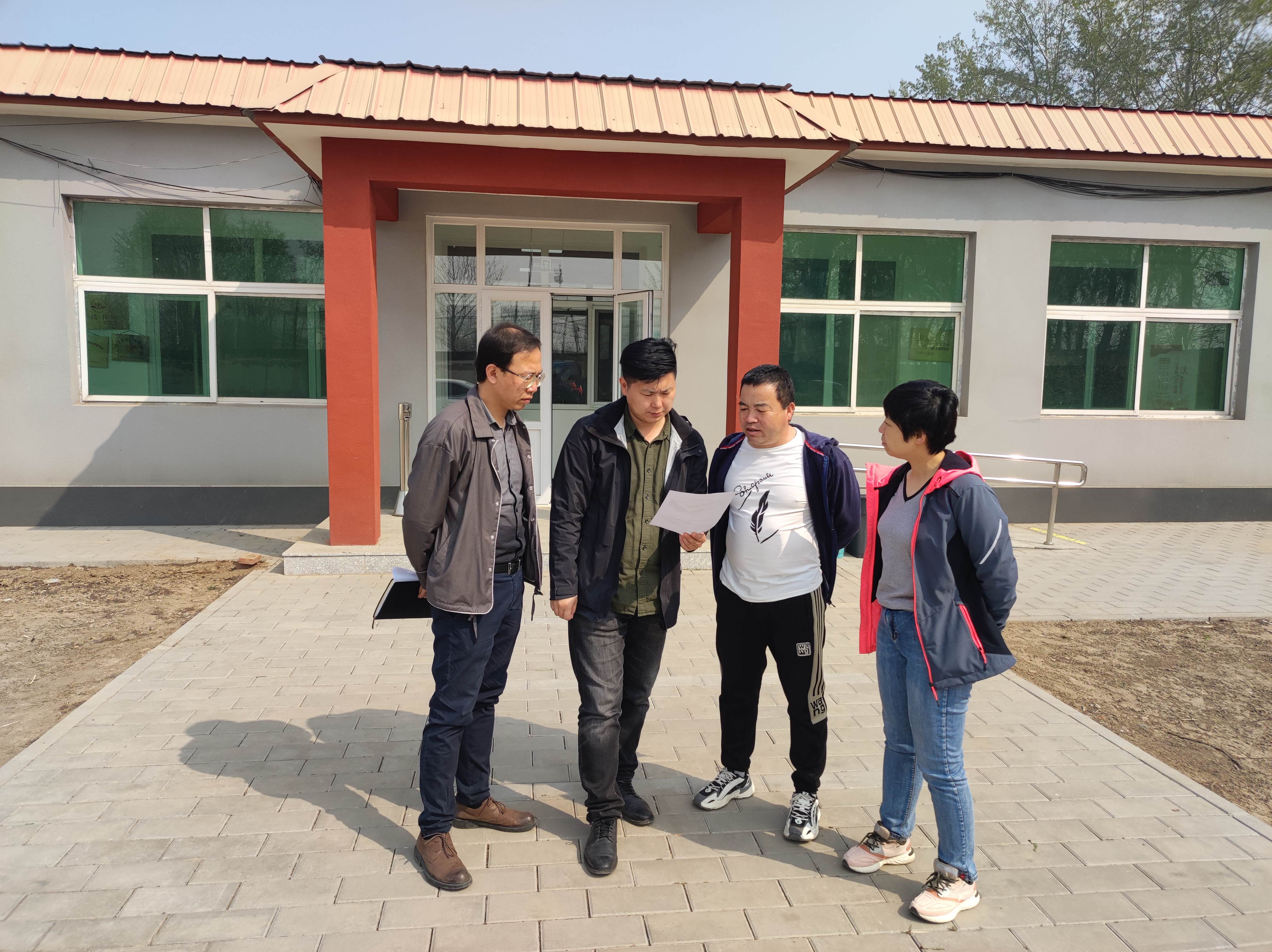 一面锦旗 一份责任 一种注定 村落振兴彰显国企担任