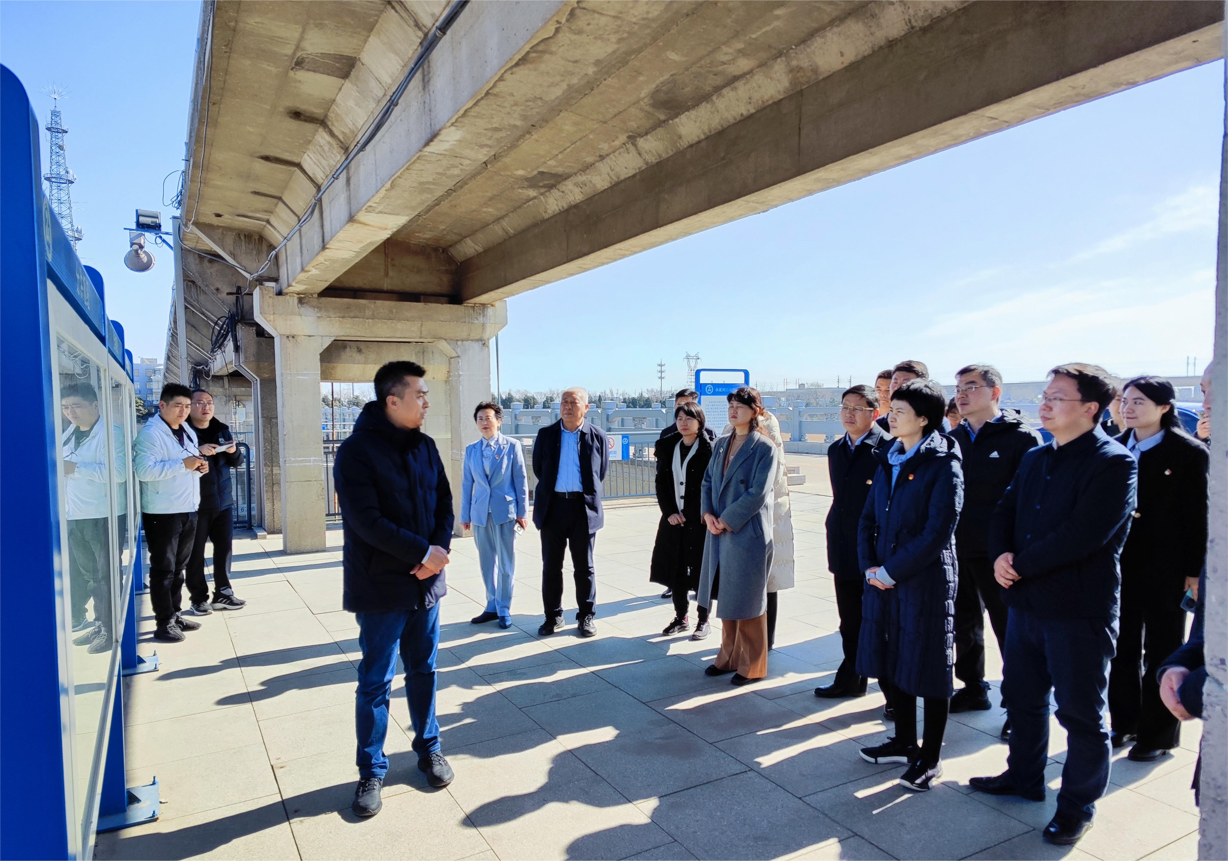 十堰市第八批赴京挂职干部代表团调研韦德官方网站北京段工程