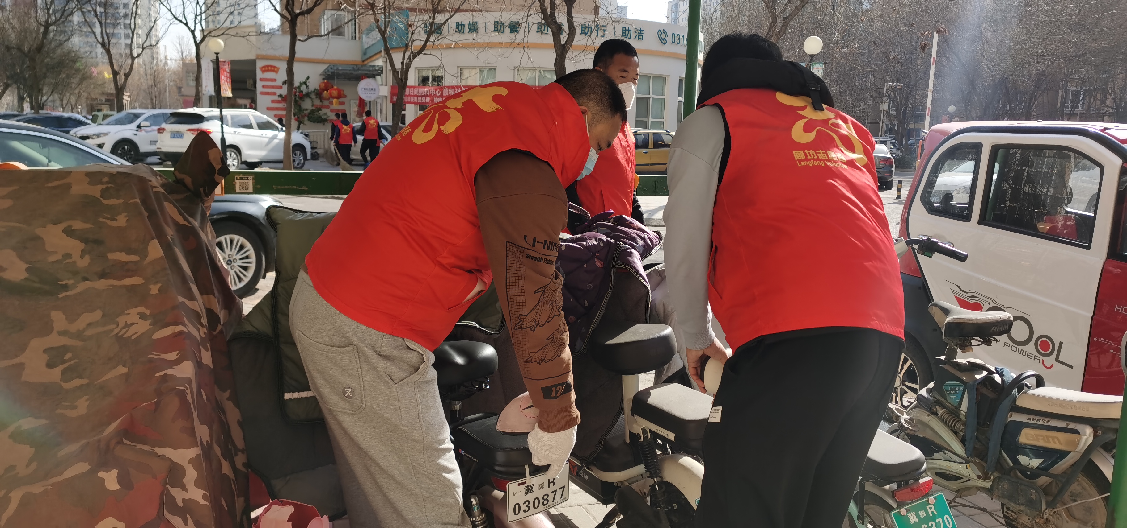 临汾地域结合党支部与属地社区结合发展学雷锋活动